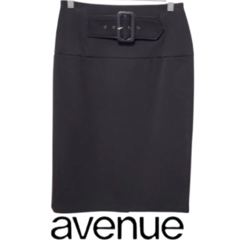 26/28W Avenue Classic Black Ponte Pencil Skirt with Buckle Detail